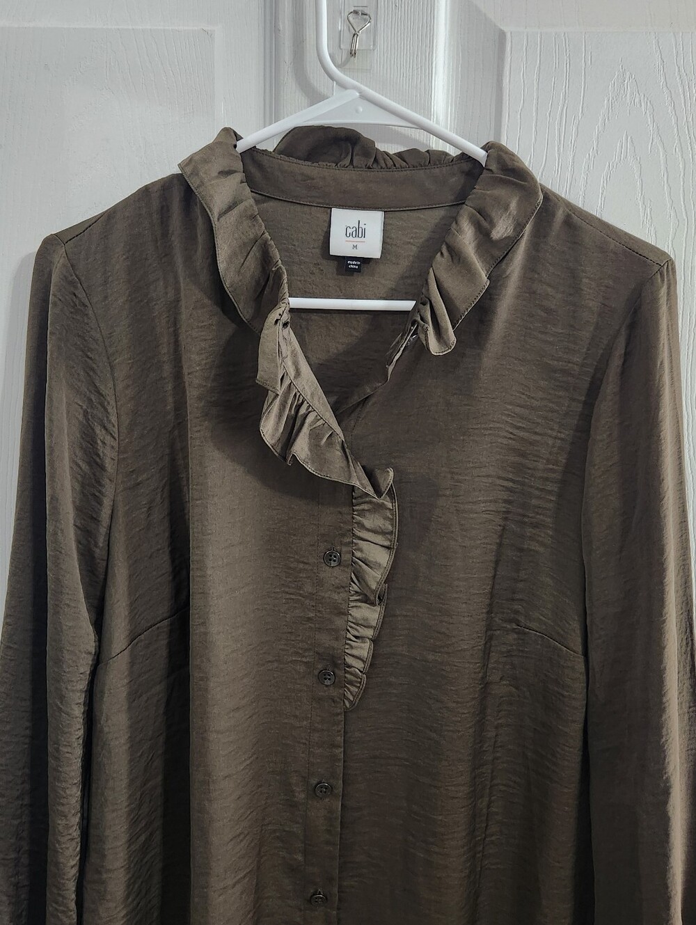 Cabi satin olive green button up ruffled blouse Victorian feminine romantic - Picture 7 of 9